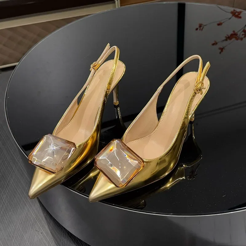 عالية الجودة صيف جديد جلد رقيقة صندل كعب عالٍ أشار تو حجر الراين مشبك حزام مثير فستان الحفلات أحذية النساء Mujer