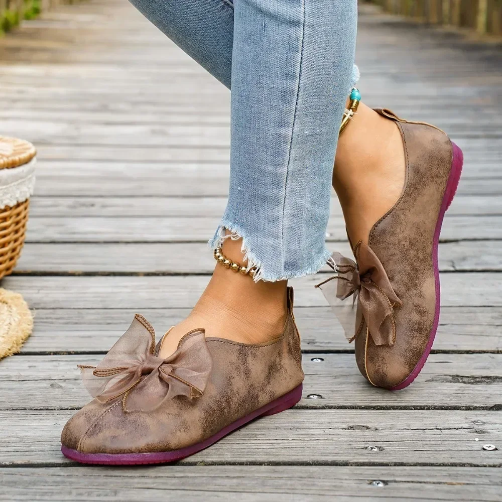 Women Bow Decor Flat Shoes Round Toe Vintage Distressed Leather Loafers Slip on Comfort Casual Ladies Walking Flats