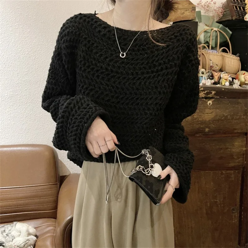 Ladies' Hollow out Knitted Top 2023 New Design Lazy Style Loose Fit Bell Sleeve One Shoulder Casual Fashion Long Sleeve Sweater view 4