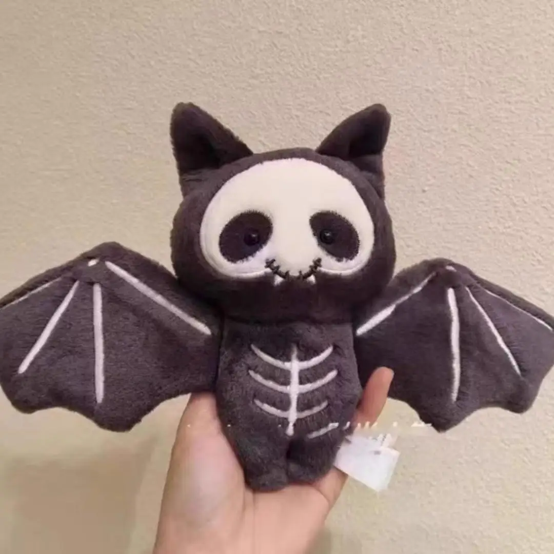 Porte-clés en peluche fée chauve-souris squelette d'Halloween - Breloque de sac mignonne et effrayante avec caractéristiques qui brillent dans le noir, niche cadeau de style gothique aesth