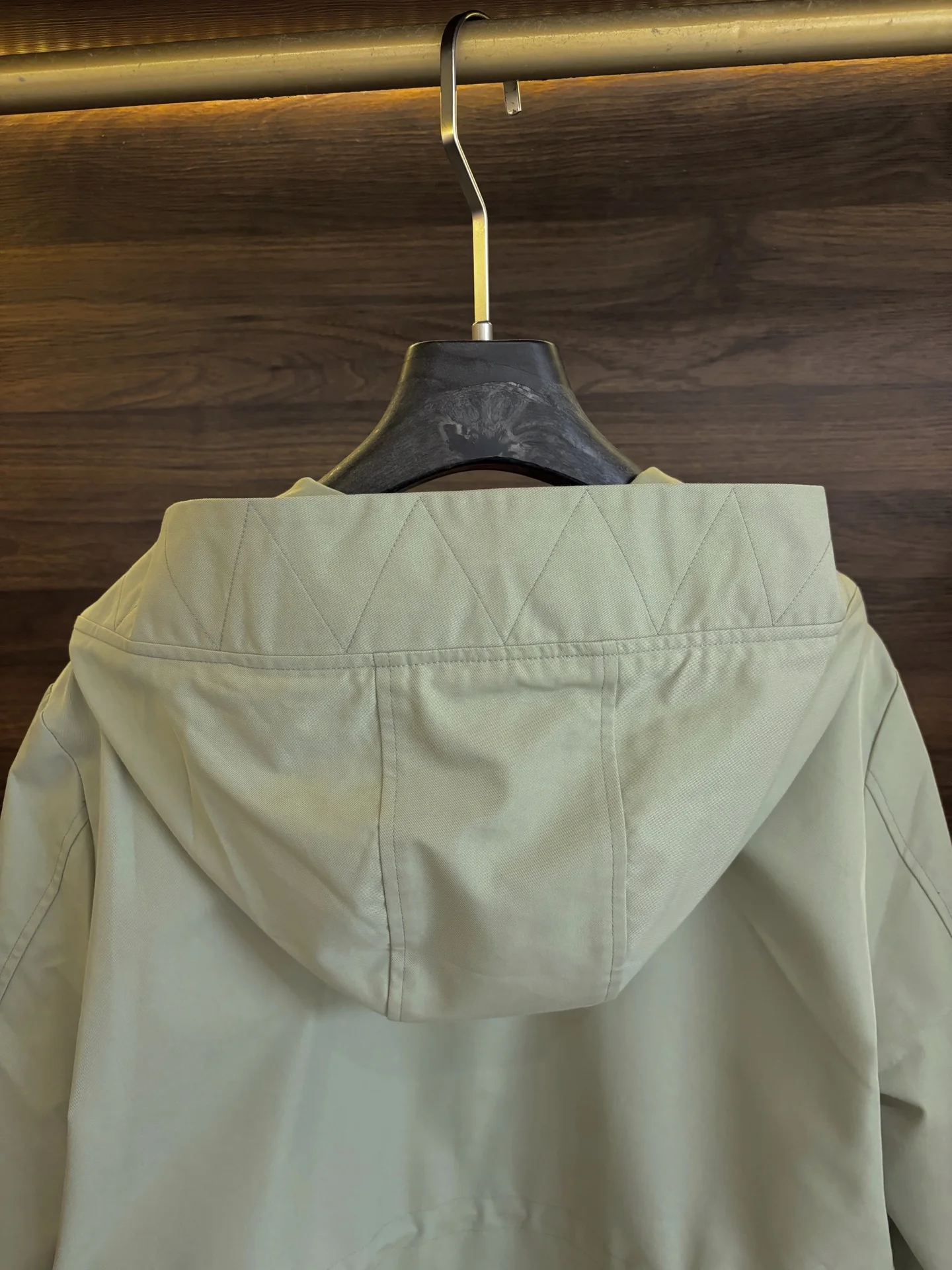 سترة إيطالية LP للخريف والشتاء بغطاء للرأس وخفيفة فاخرة بتصميم عتيق على الطراز الحضري غير رسمية