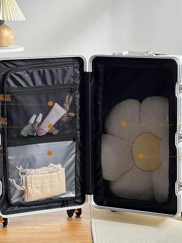 Large Capaci Aluminum Frame Lage Suitcase Carry-On Bag with Password Lo And Four-Wheel Rotation for Traveling