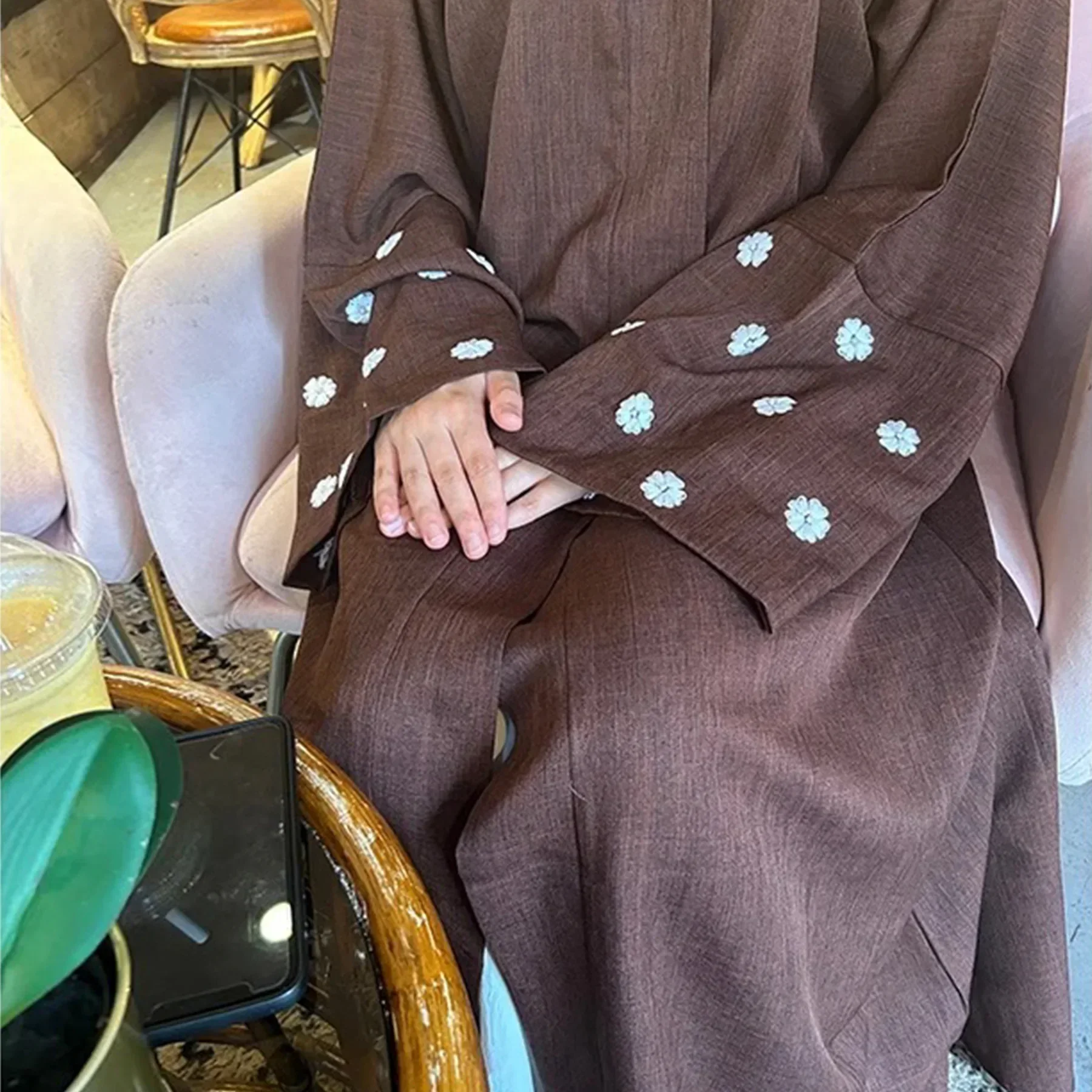 

Праздничное кимоно-абайя с цветочной вышивкой для женщин, мусульманское платье с длинными рукавами, турецкая исламская одежда, кафтан, арабский халат