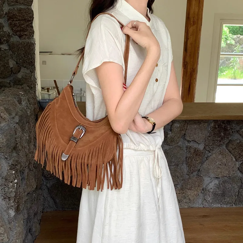 2025 nueva moda bolso de ante con borlas para las axilas, bolsos Retro de alta calidad para mujer, bandolera de hombro tipo shopper de viaje para mujer