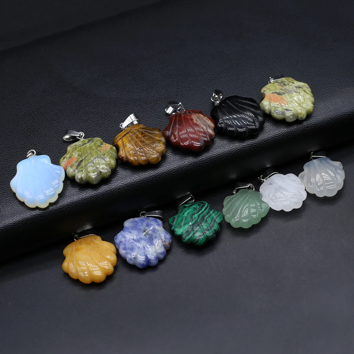 10PCS Wholesale Natural Semiprecious Stone Random Color Shell shaped Pendant Jewelry Making DIY Necklace Earrings Accessories