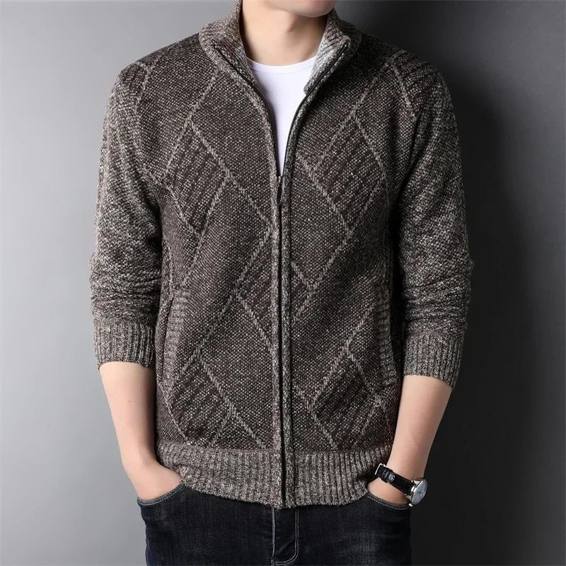 

2025 Мужской повседневный вязаный топ с высоким воротником и длинными рукавами, бархатный теплый осенне-зимний модный многофункциональный пиджак