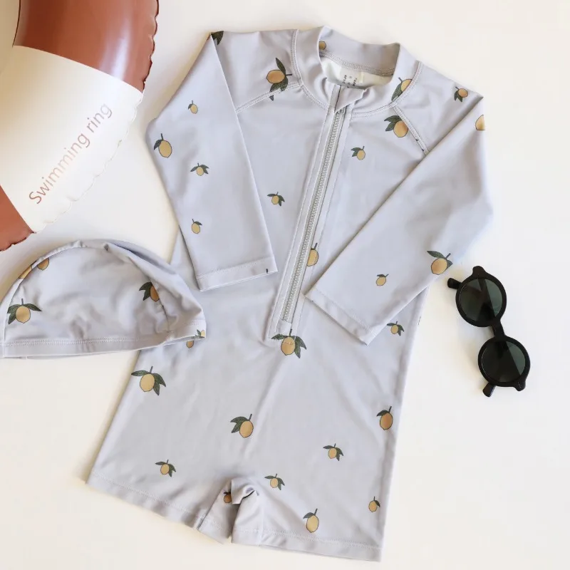 New Summer Boys One Piece Swimsuit Cute Print Long Sleeve O-neck Zipper Swimwear+Cap Kids Sun Protection Swimming Clothes E8077