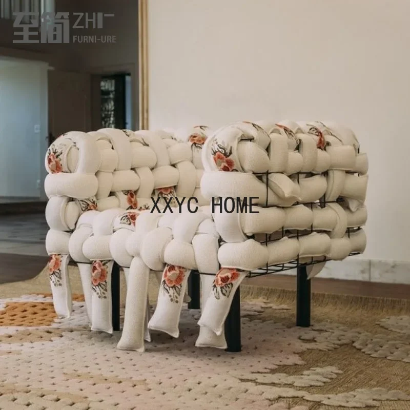 خياطة منسوجة للترفيه كرسي فردي ومزدوج لغرفة المعيشة الإبداعية على شكل درابزين من الحديد المطاوع