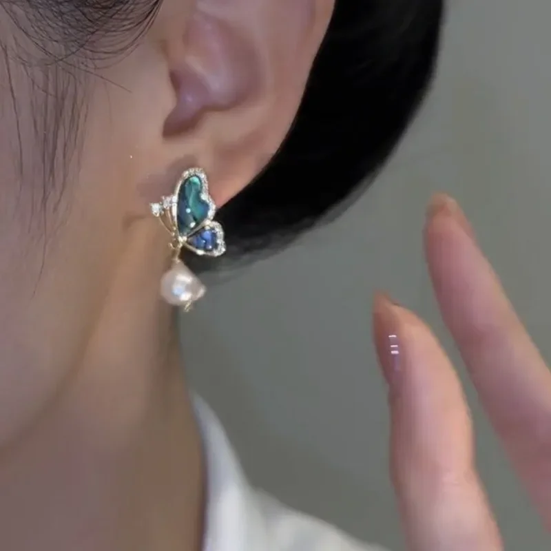 French Natural Mother of Pearl Green Butterfly Light Luxury High-end Freshwater Pearl Earrings for Women Jewelry.