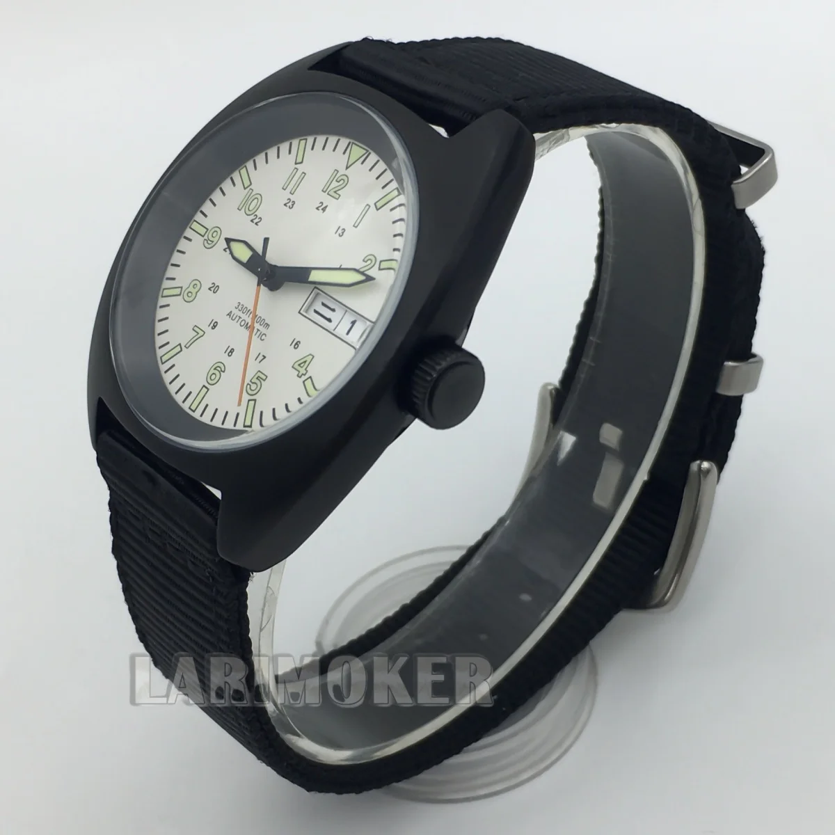 36mm 39mm パイロットウォッチ スタイリッシュなメンズ ナイロン ストラップ ドーム型コーティングされたガラス 日付窓ダイヤル NH36 ムーブメントに適しています