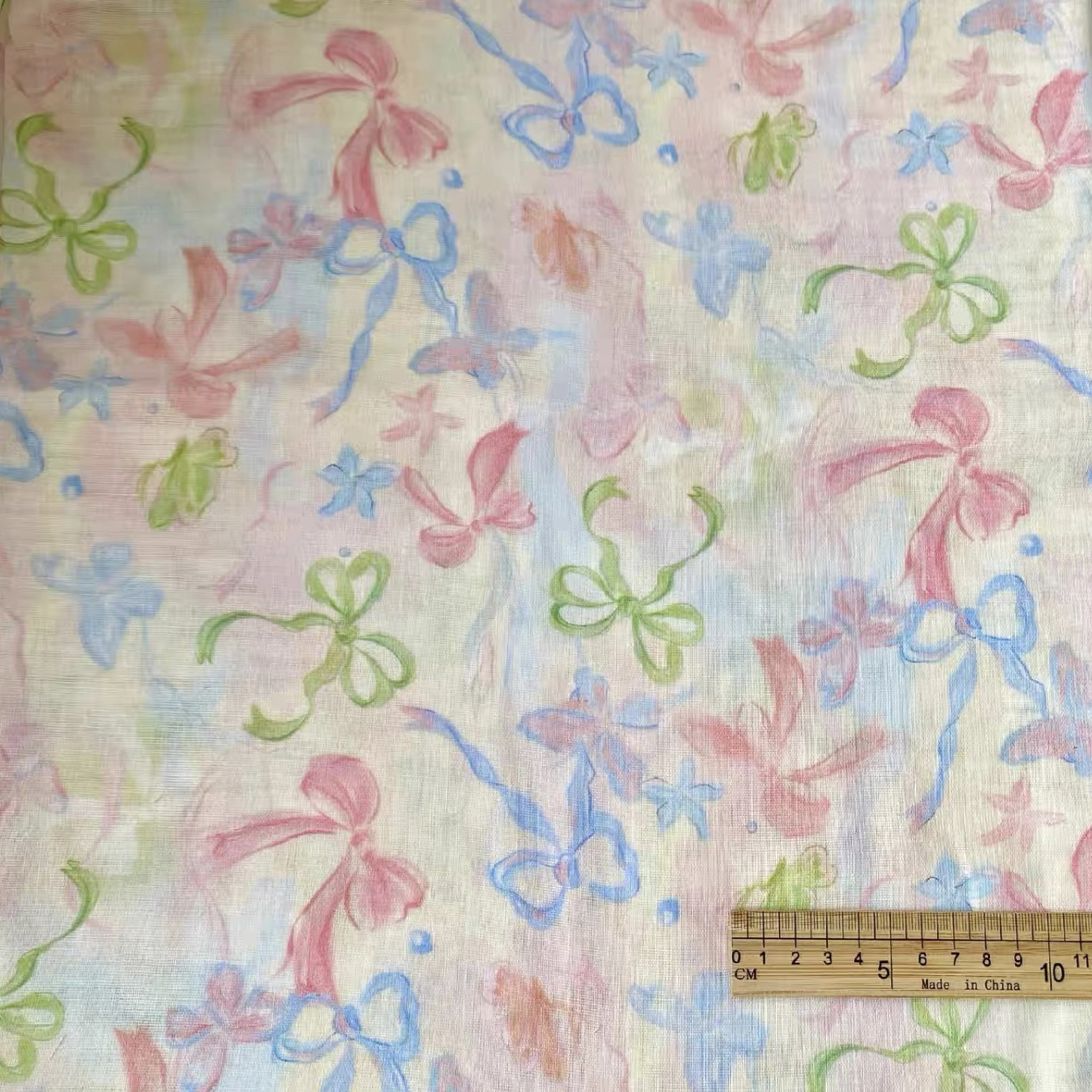 Baumwoll-Popeline-Stoff in Makronen-Farben mit Schleife, Geeignet für Frühlings- und Sommerkleidung, Kinderkleider, Handarbeiten und Produktion – Detail 4