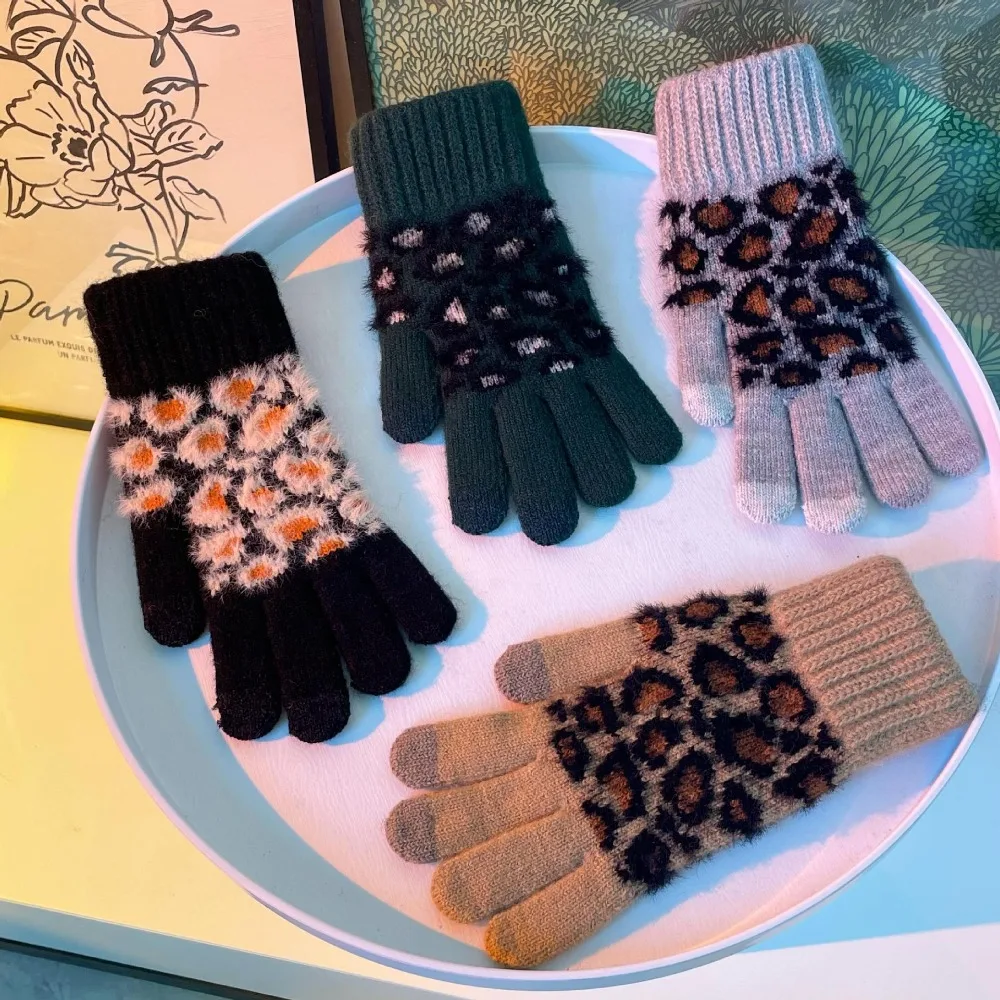 Breathable Winter Simple Outdoor Leopard Windproof Thick Mittens Touch Screen Gloves Velvet Female Gloves