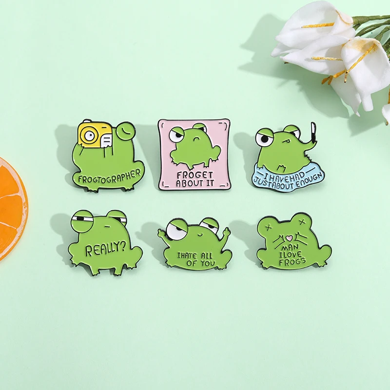 Frog Meme Enamel Pin Green Froggy Photographer Brooch for Backpack Clothes Funny Lapel Badges Pin Jewelry Accessories Wholesale