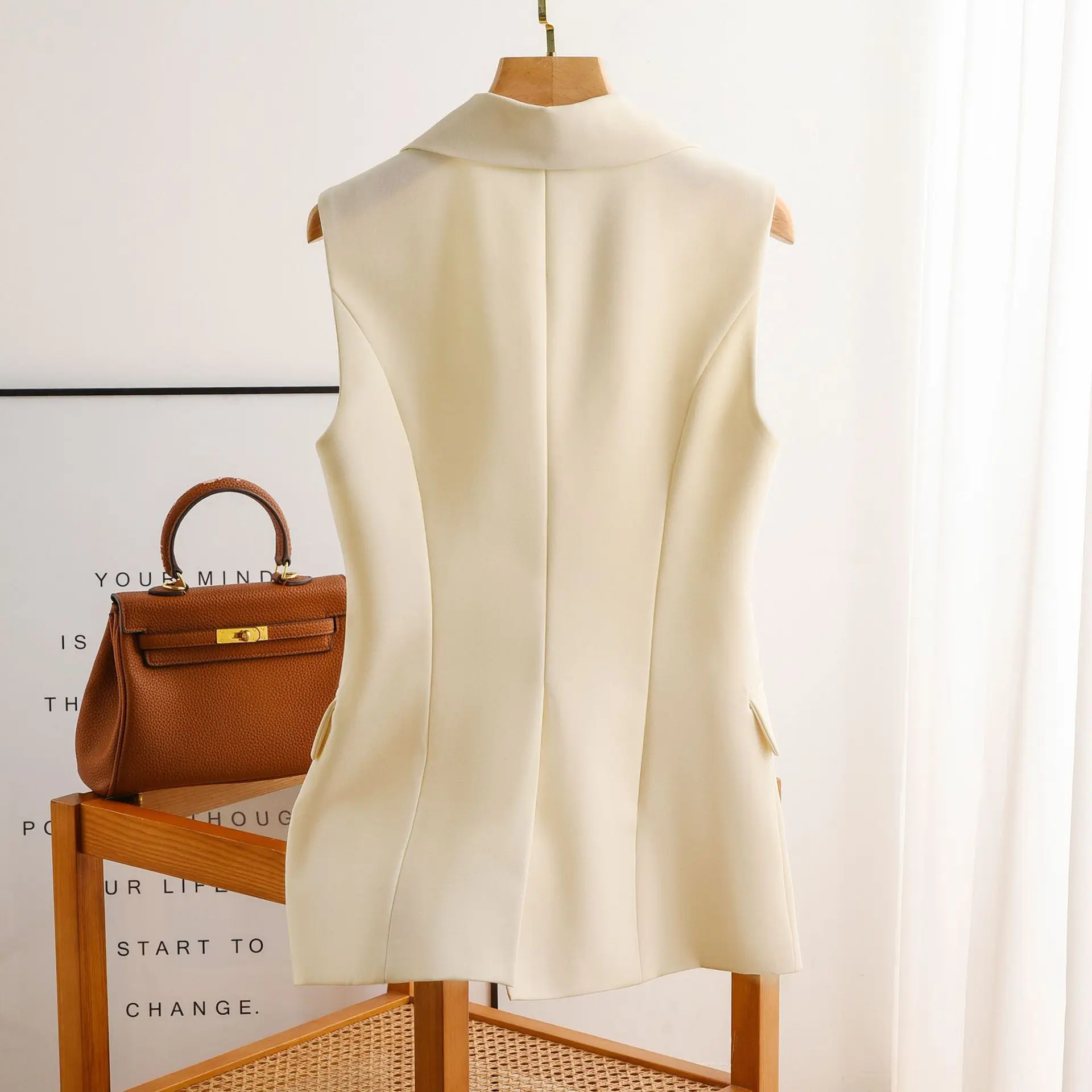 Women\'s Lapel Collar Vest Coat All-Matched Single Breasted Sleeveless Classic Solid Color Chic Vintage Office Lady Jacket