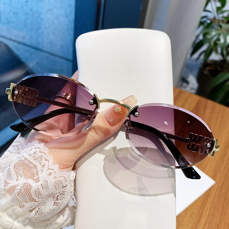 نظارات شمسية بإطار بيضاوي جديد بدون إطار بحافة مقطوعة نظارات شخصية تصميم عصري نظارات شمسية بإطار صغير 90289 #2