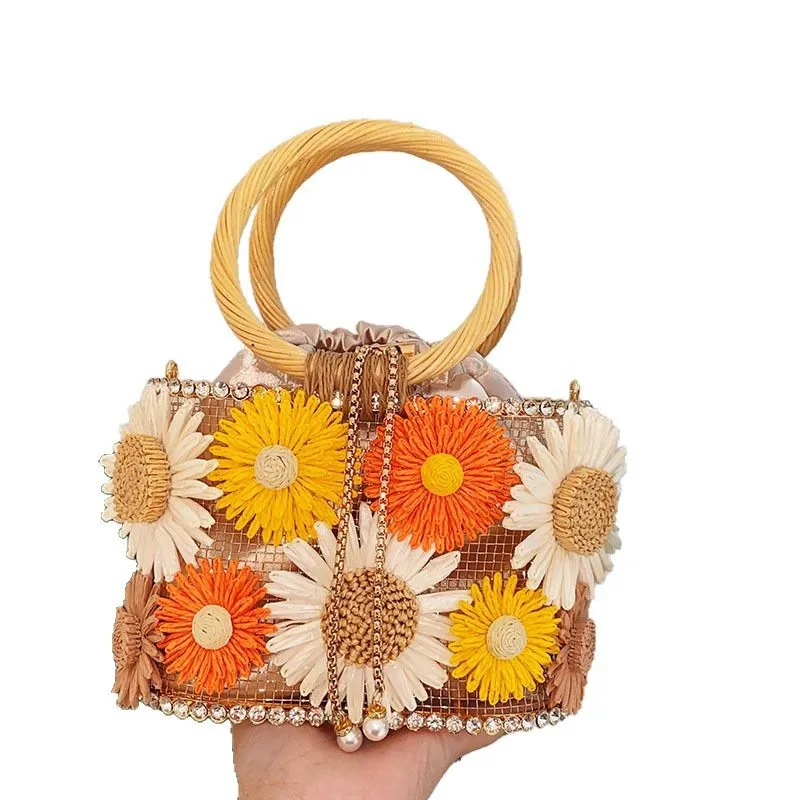 

Handmade Flower bag Hand-Woven Celebrity Handbags Designer Ladies Party Bag Beading Top-handle Summer Beach Purses