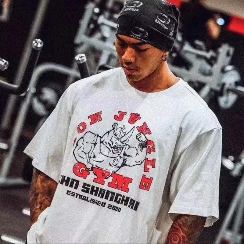 

Новинка 2025 года, популярная футболка с круглым вырезом и принтом Heavy GYM Destruction, большой размер, спортивная свободная летняя футболка в стиле ретро