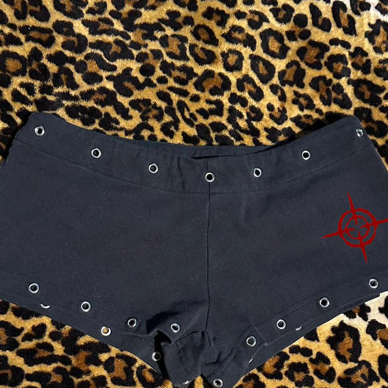 Gothic garbage rock American fashion Y2K shorts rivet design hip-hop fashion pattern print street wear punk hot pants retro emo
