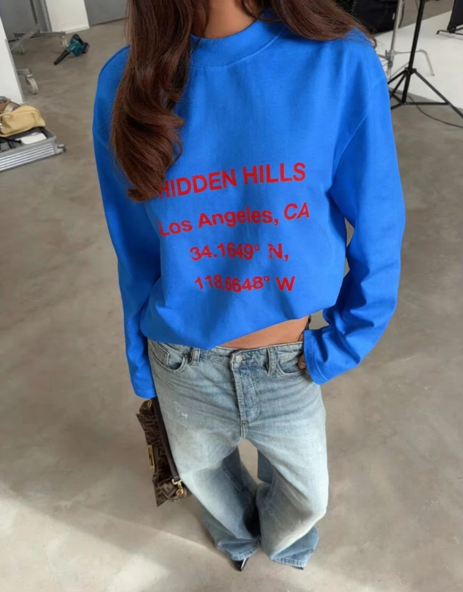 Damen-T-Shirt im Y2K-Stil mit langen Ärmeln, einzigartigem Buchstabenmuster auf der Vorderseite, Rundhalsausschnitt, lässiger Schnitt, Retro-Streetwear im 90er-Jahre-Stil. – Detail 6