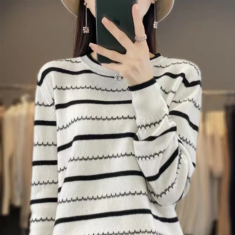 Sweater, long sleeve, two-tone horizontal stripe knit basic sweater, suitable for women with a round neck, loose casual fashion