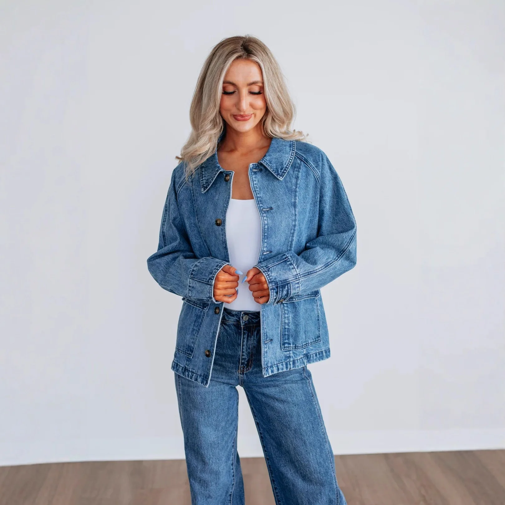 Women's Single-Breasted Denim Jacket Trendy Autumn 2026 New Fashionable Outerwear for Ladies