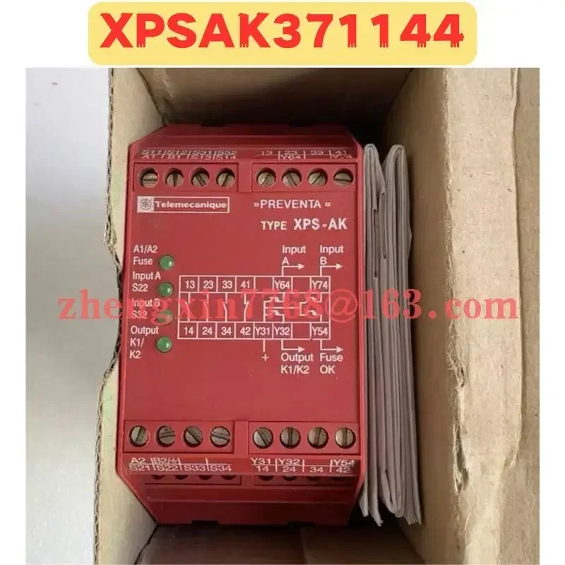 Brand New Original XPSAK371144 Safety Relay