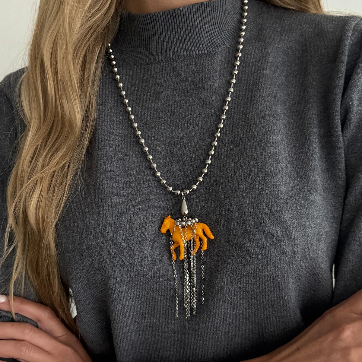 

SHIXIN 5 Colors New Creative Small Horse Pendant Necklace Women Unique Tassel Iron Beaded Necklace Sweater Chain Jewelry Gifts