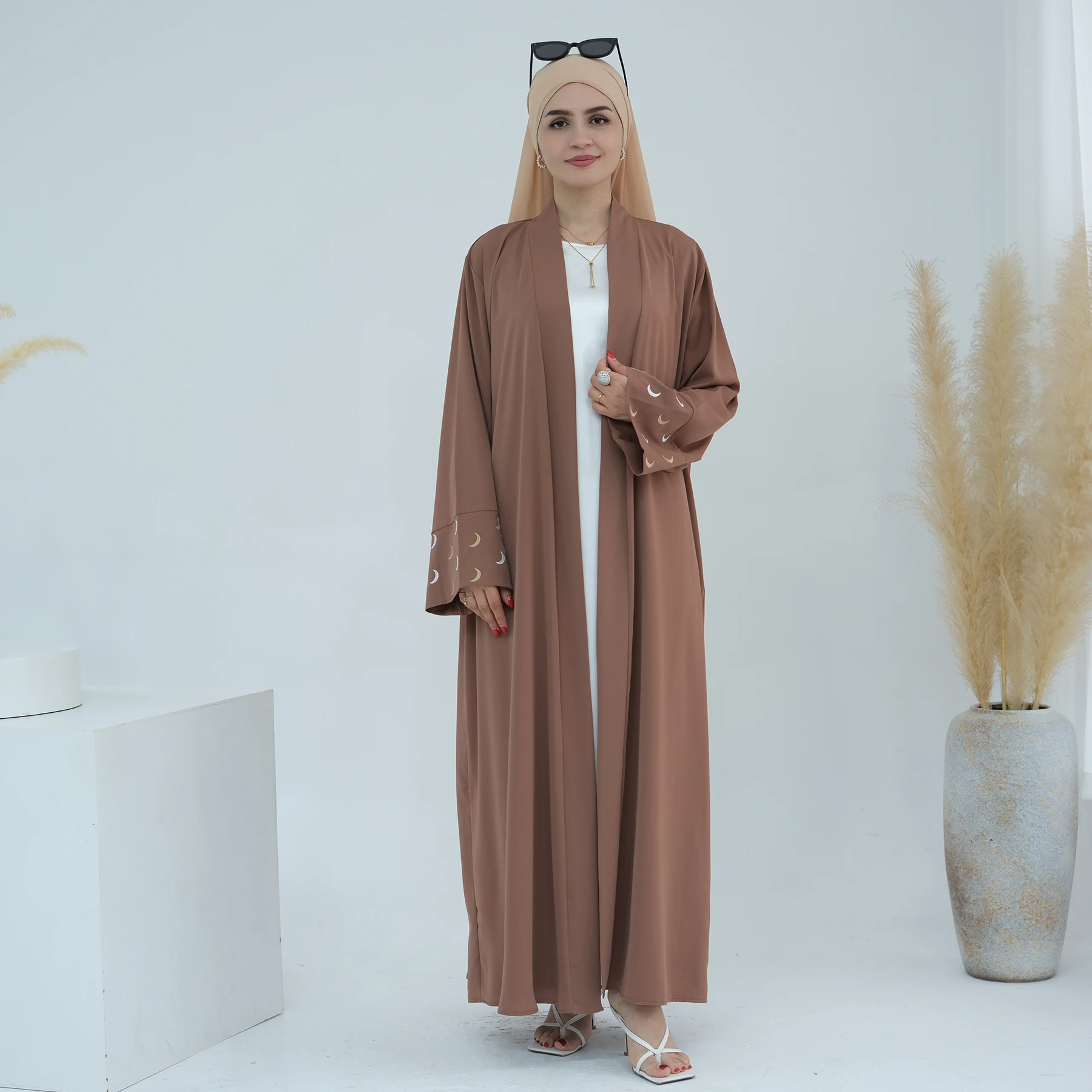 Saudi Arabic Dubai Moon Embroidery Jalabiya Women Muslim Dress Turkey Kaftan Eid Ramadan Islamic Djellaba Kimono Cardigan Abaya