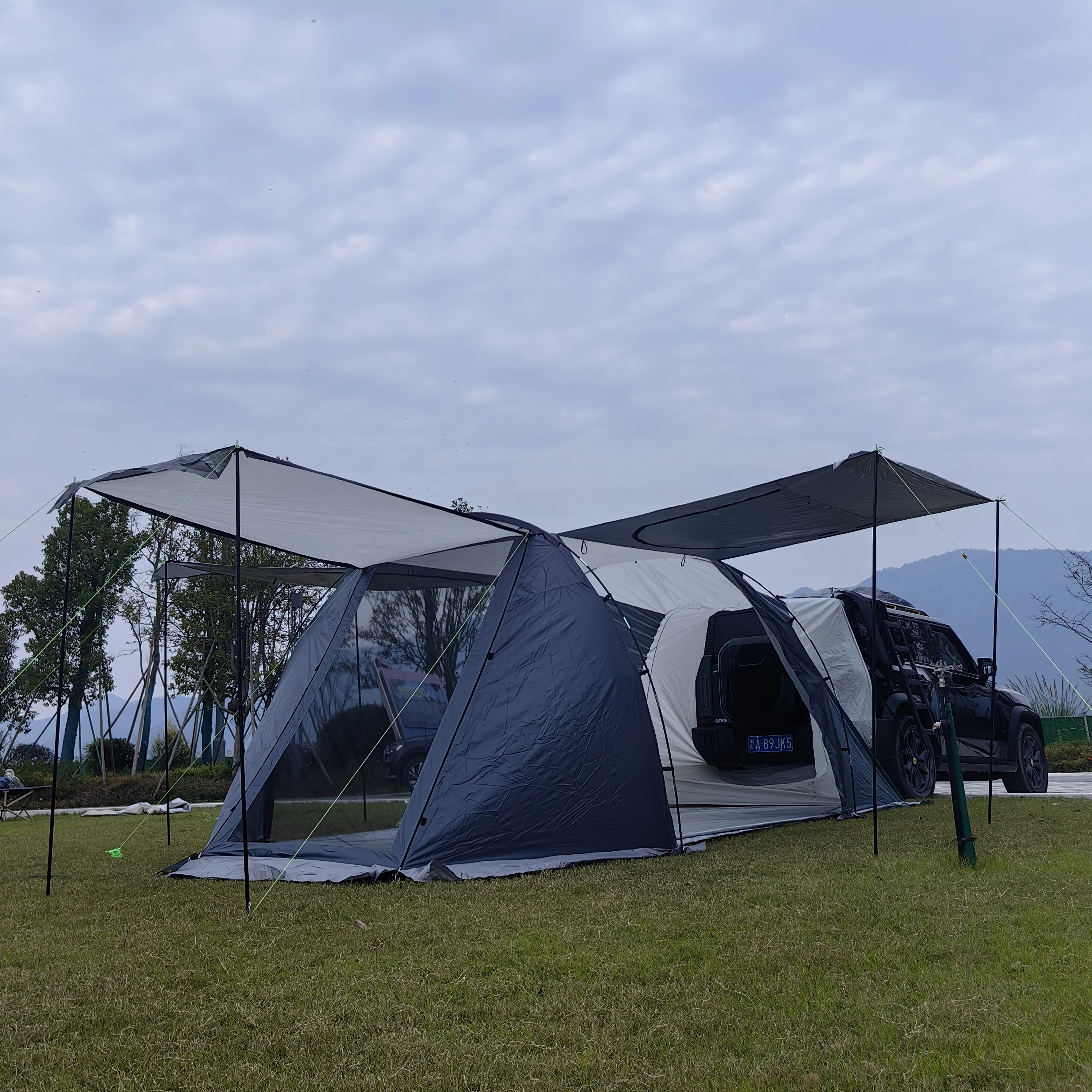 Car Tents for Camping SUV, 6-8 Person Car Awning Outdoor Tent with Awning Mesh Screens,Portable Car Camping Tent Tailgate Tent