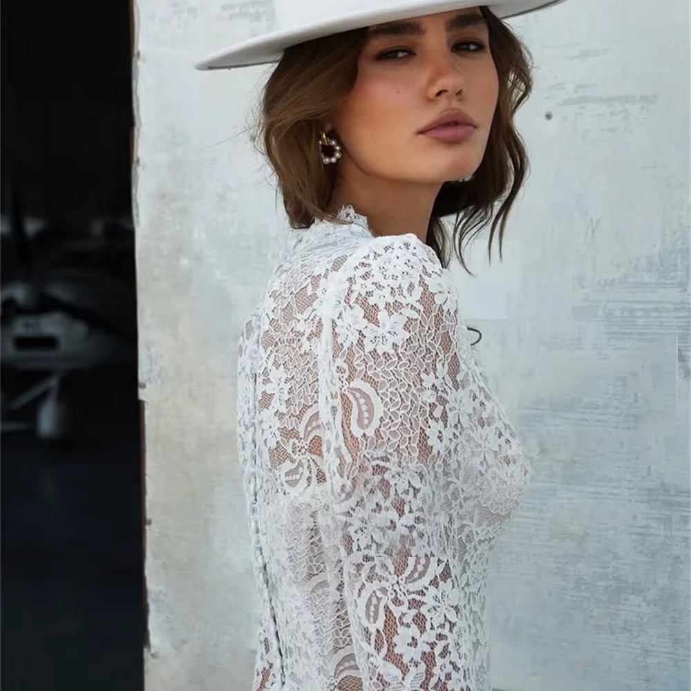 ชุดแต่งงานคอวีแบบหรูหราสั่งตัดได้สำหรับเจ้าสาว แขนยาว ผ้าลูกไม้ทรงเอไลน์ ประดับด้วยลายปัก ชุดเจ้าสาวยาวกรอมพื้น