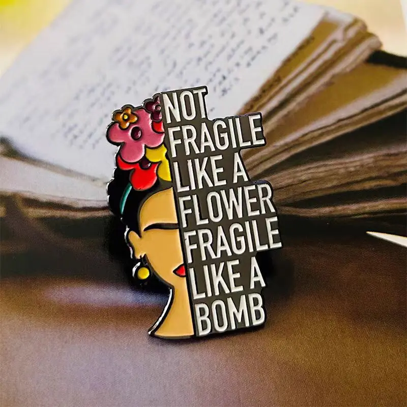 1pcs Creative English Letter Brooch NOT FRAGILE LIKEA FLOWER FRAGILE LIKEA BOMB Badge Trendy Versatile Clothing Bag Brooch