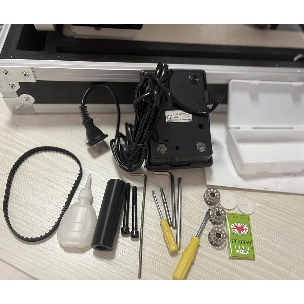 Portable Walking Foot Heavy Duty Sewing Machine With Zigzag + Straight Stitch with Box & Balance Wheel Used for sailboats