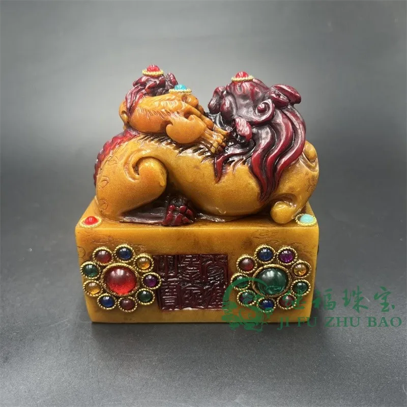 Antique miscellaneous retro pulp imitation Tian Huang Shoushan stone mother beast Pixiu seal hand-carved handicraft ornament