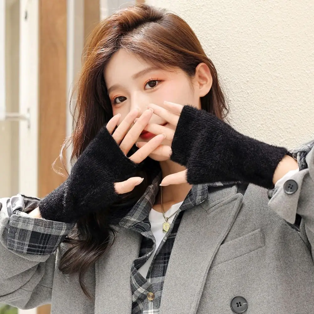 

Милые вязаные осенние велосипедные зимние теплые перчатки для вождения на запястье из искусственной норки с полупальцами, женские варежки