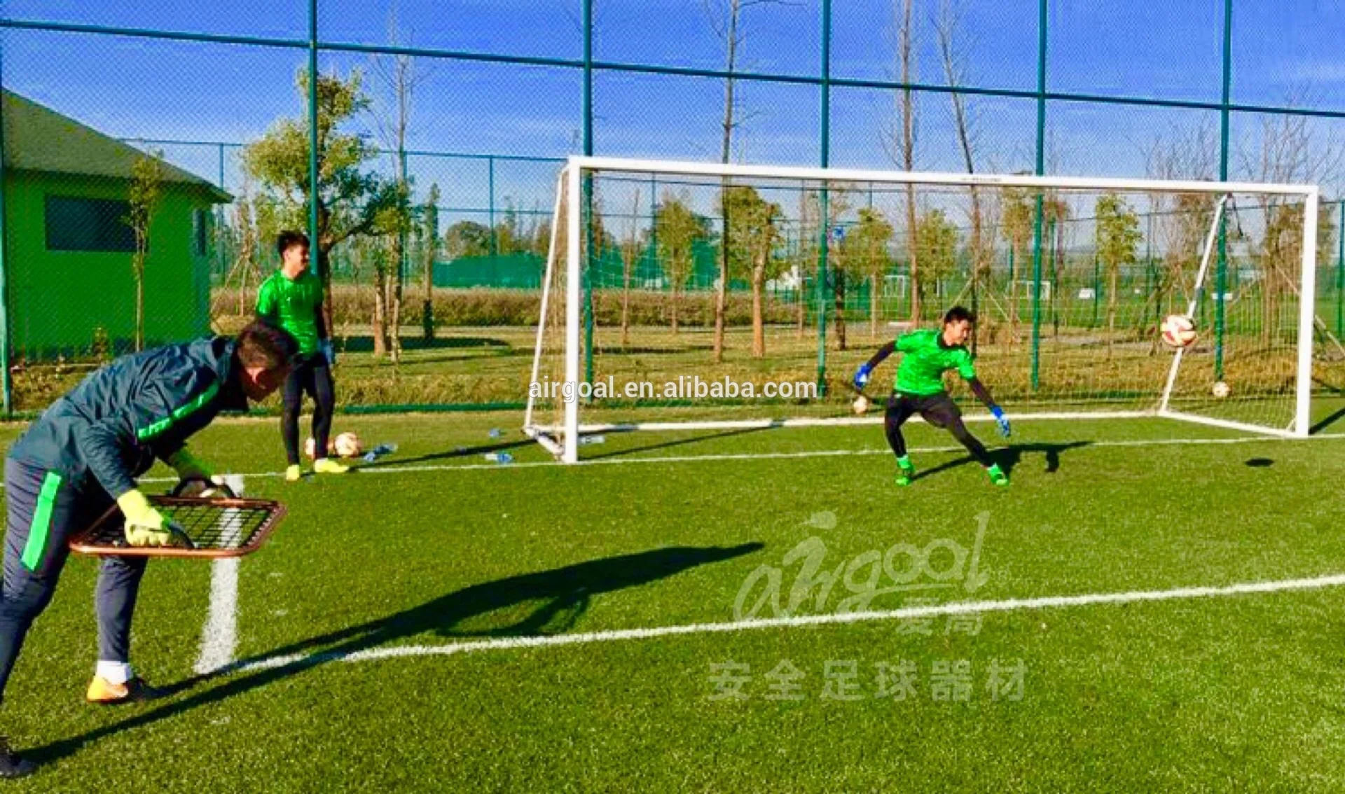 Рисунок 2 - Легкая портативная сетка для футбольных
