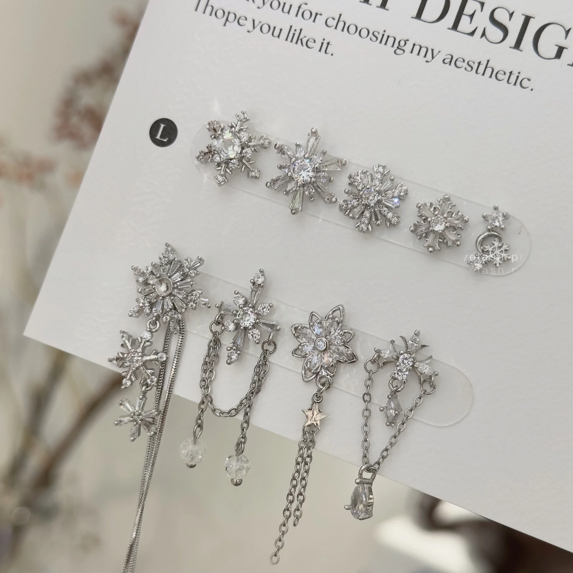 5 Pcs Christmas Nail Charms Silver Snowflake Tassel Nail Zircon Rhinestones Luxury Chain Nail Art Decorations Popular Nail