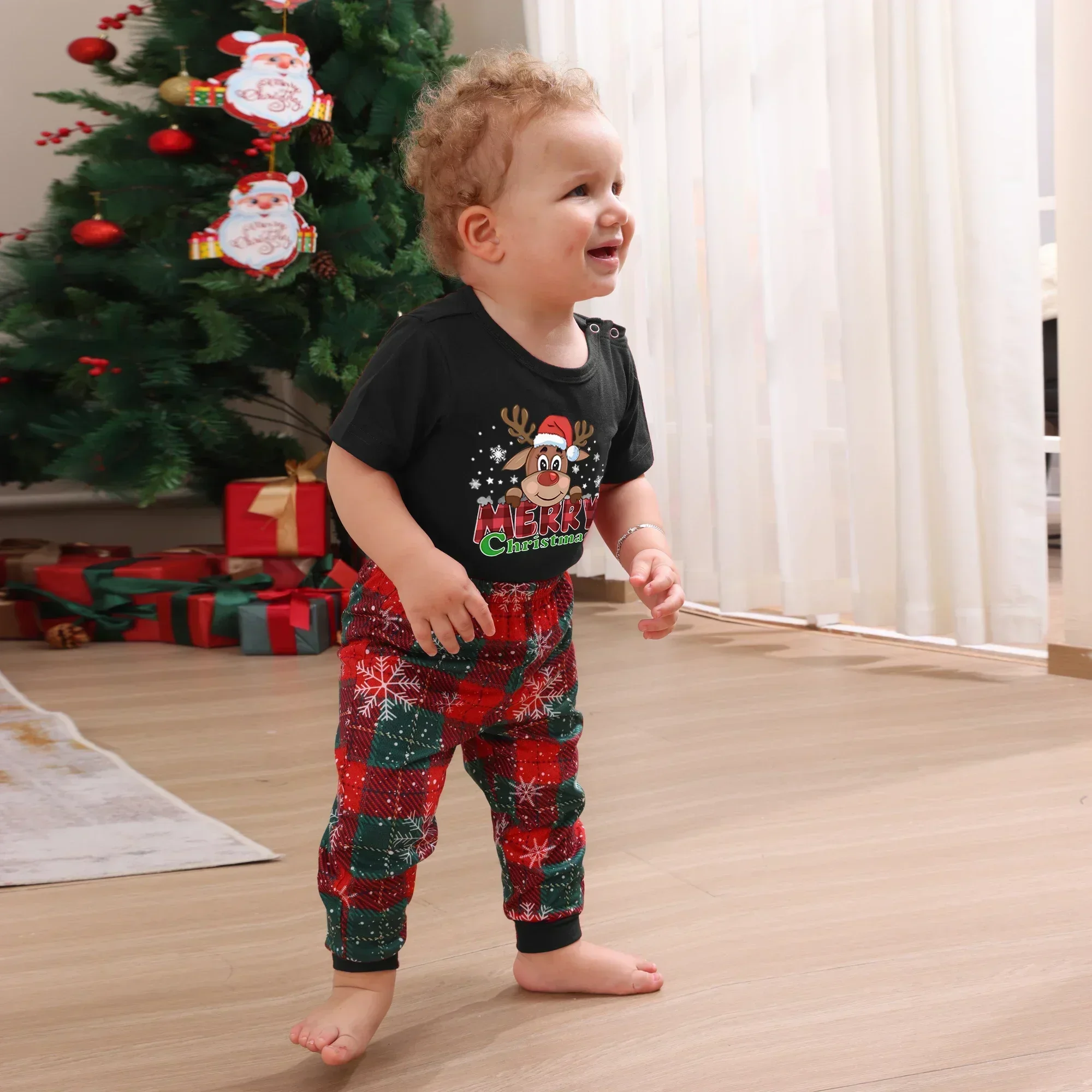 2026 Merry Christmas Print Family Matching Pajamas Set Short Sleeve Top+Trousers Home Wear Mother Father Kids 2 Pieces Suit Xmas
