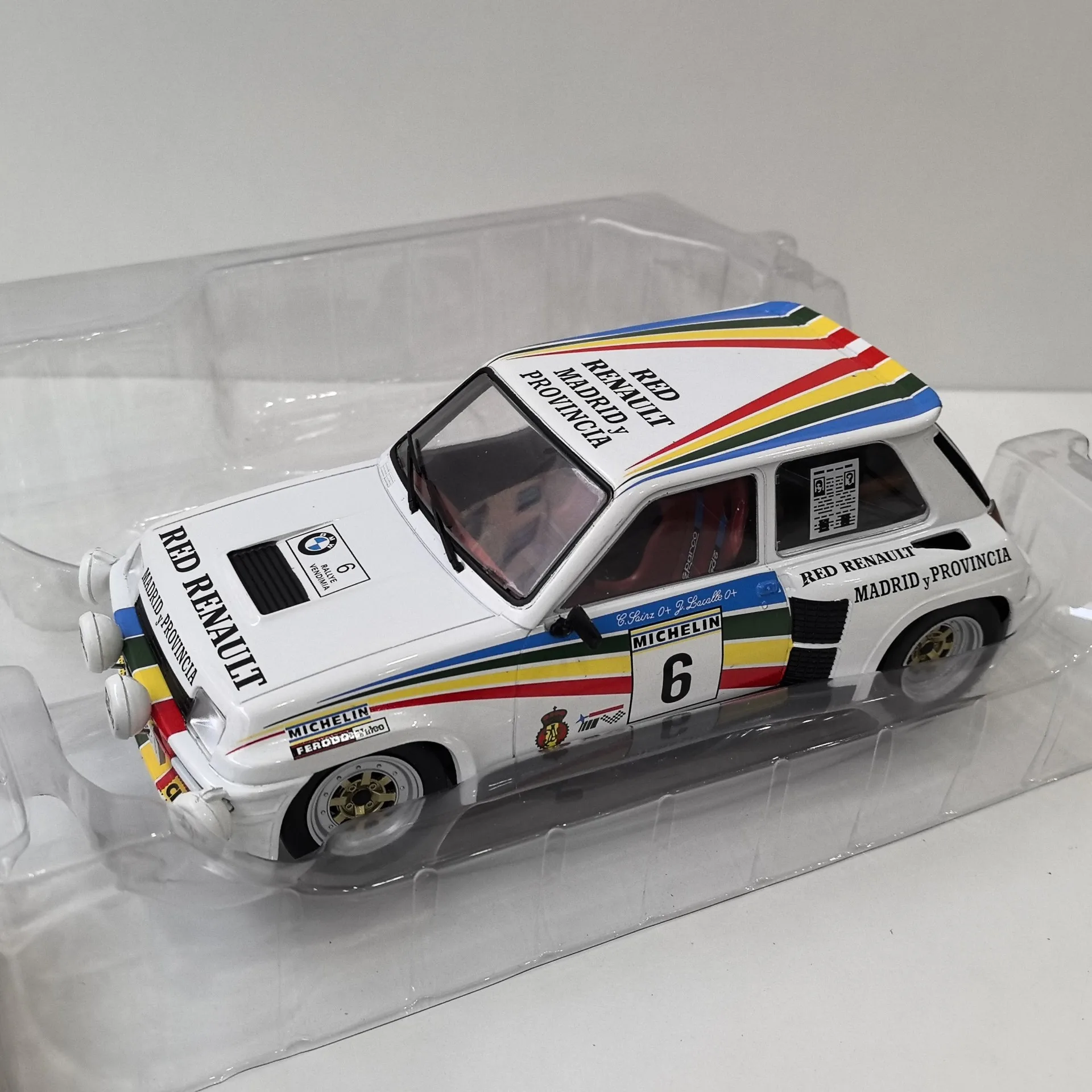 

Diecast IXO 1:18 Scale RENAULT 5 TURBO #6 Renault Racing Alloy Car Model Collectible Toy Gift Souvenir Display Ornament