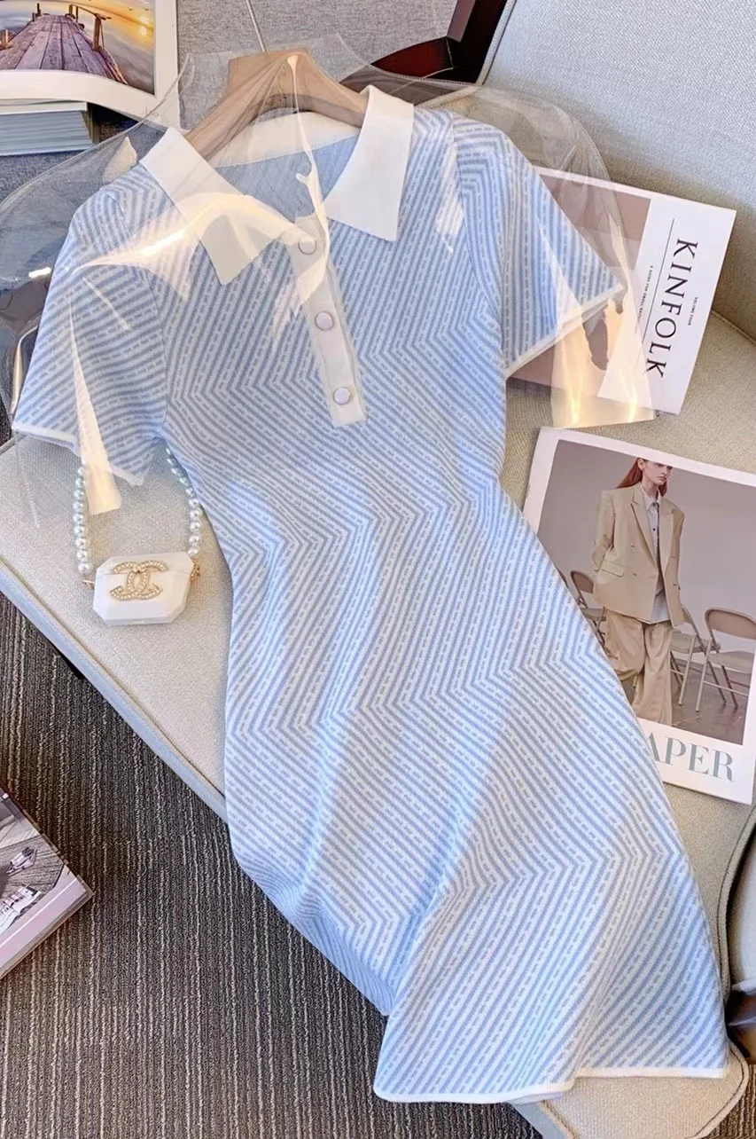 ストライプの半袖ニットドレス,折り襟,傾斜,伸縮性のあるウエスト,スリム,新しい夏のコレクション2022