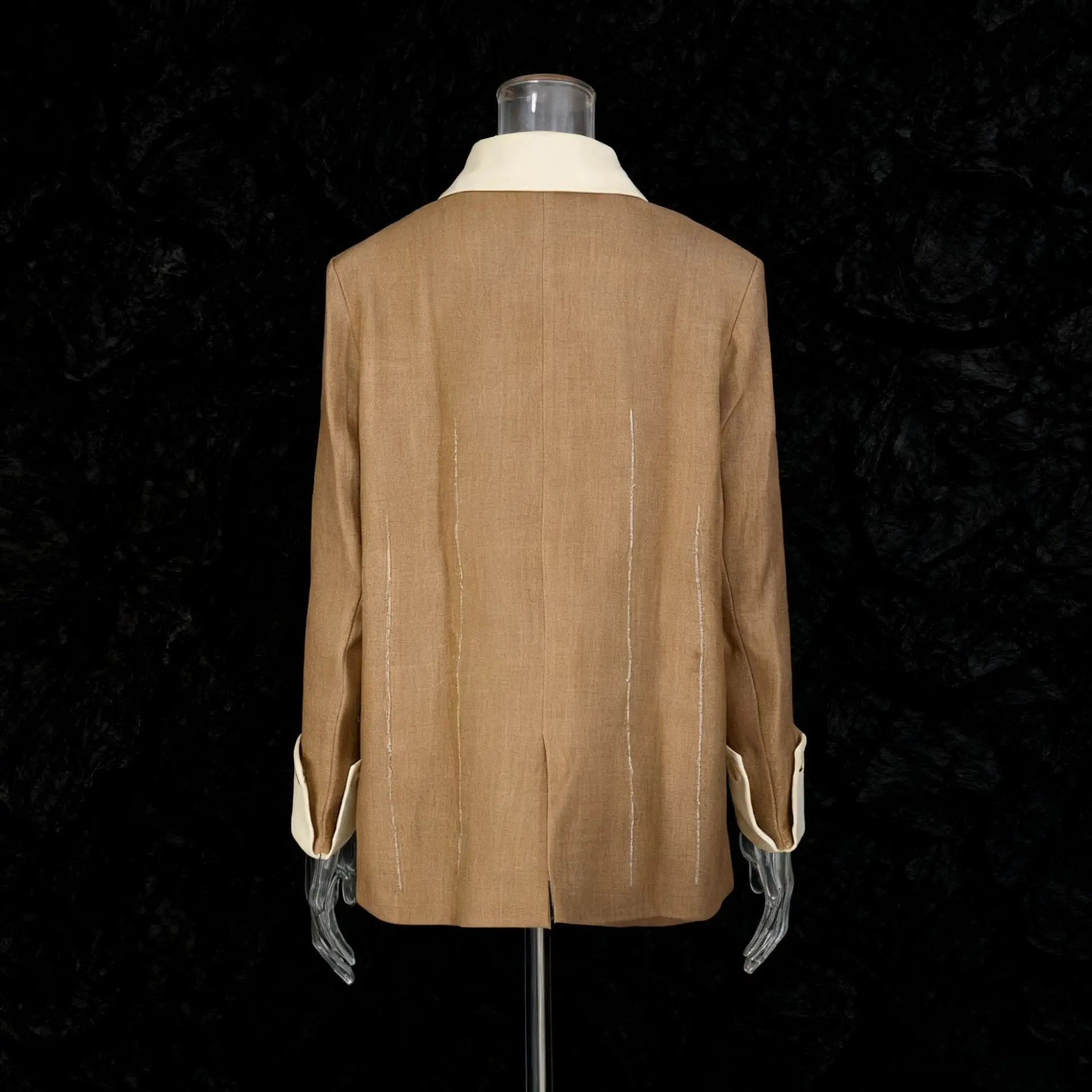 SuperAen Retro 2025 Otoño e Invierno nueva chaqueta de traje Simple de moda de un solo pecho con cuello de solapa caqui Color contrastante