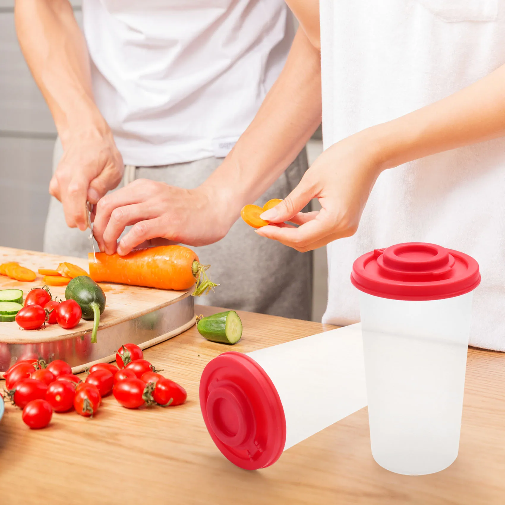 2 ขนาดใหญ่เกลือและพริกไทย Shakers Moisture Proof,Salt Shaker สีแดงฝาปิดพลาสติก Airtight เครื่องเทศ Jar Dispenser