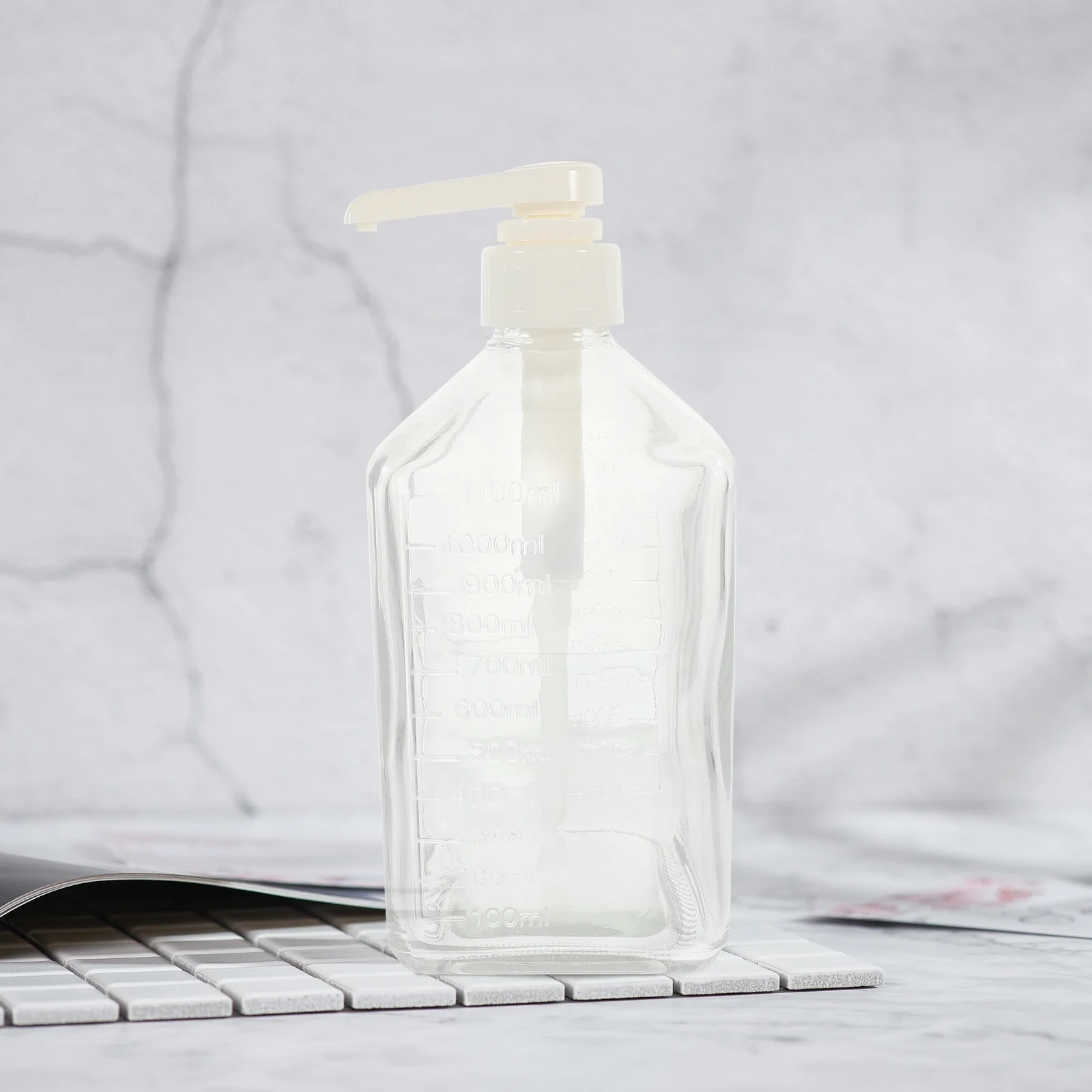 

Large Capacity Sugar Dispenser Bottle Leakproof Glass Bottle Empty Squeeze Container for Syrup Sauce Shop
