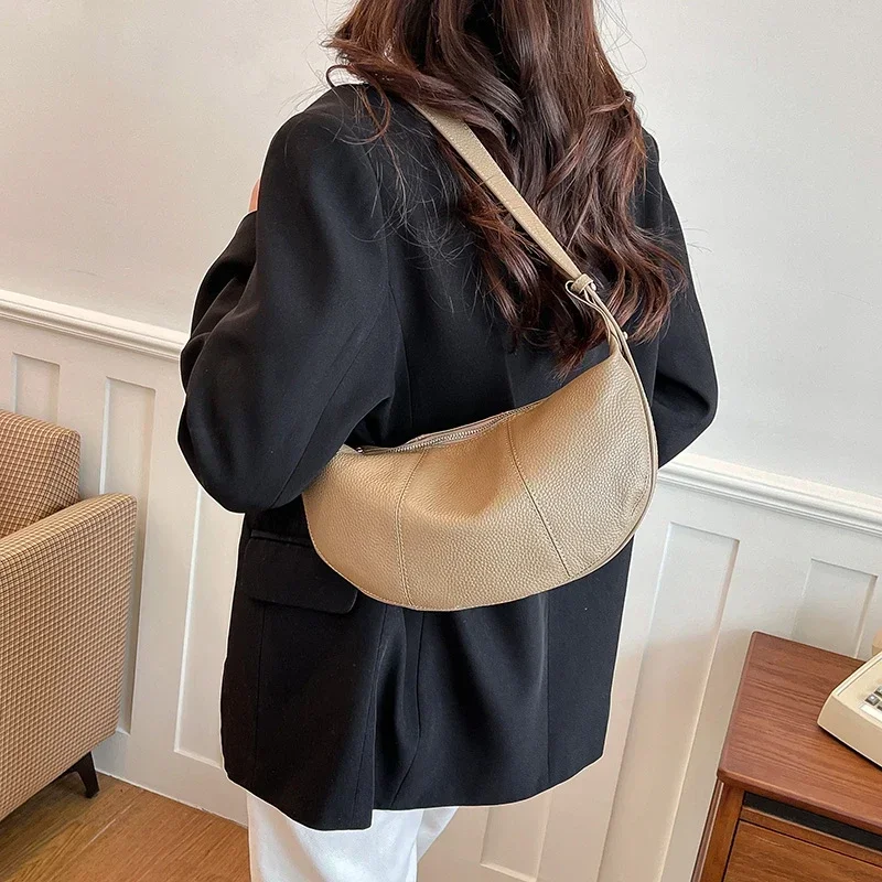 100% Echtes Leder Schultertasche für Damen Große Kapazität Halbmond-Form Designer Kuhledertasche für Pendler Shopper-Tasche – Detail 11
