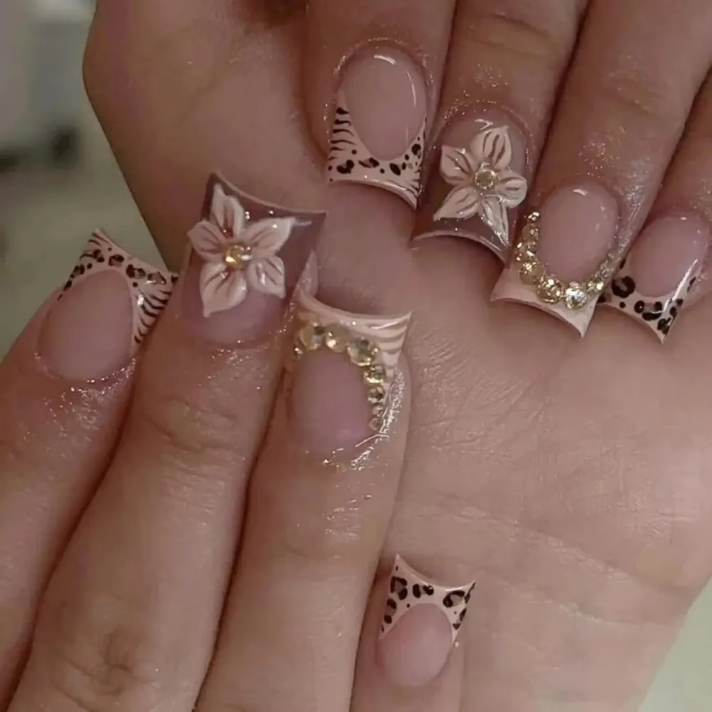 24Pcs European Style French Leopard Print Embossed 3D Carved Press On Nails, Y2K Cool Girl Fake Nails For Party