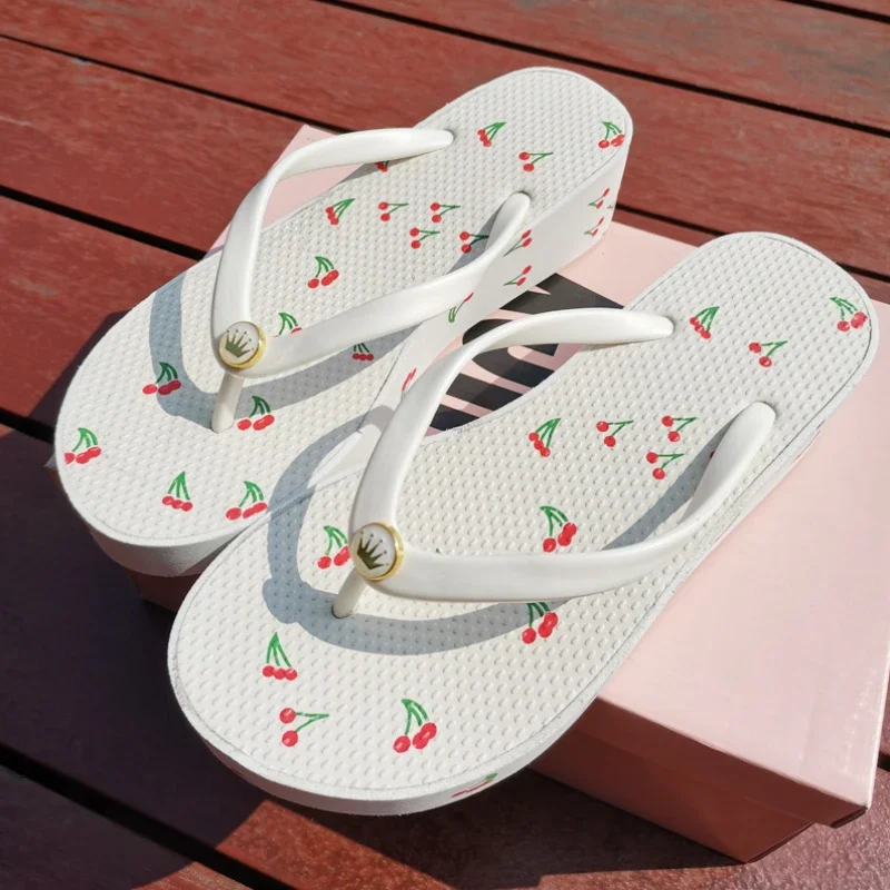 Summer Wear 2024 New Flip-flops Women's Beach Cherry Thick Bottom Wedge Heel Sandal Non-slip Moistureable Bathroom Heel Slippers