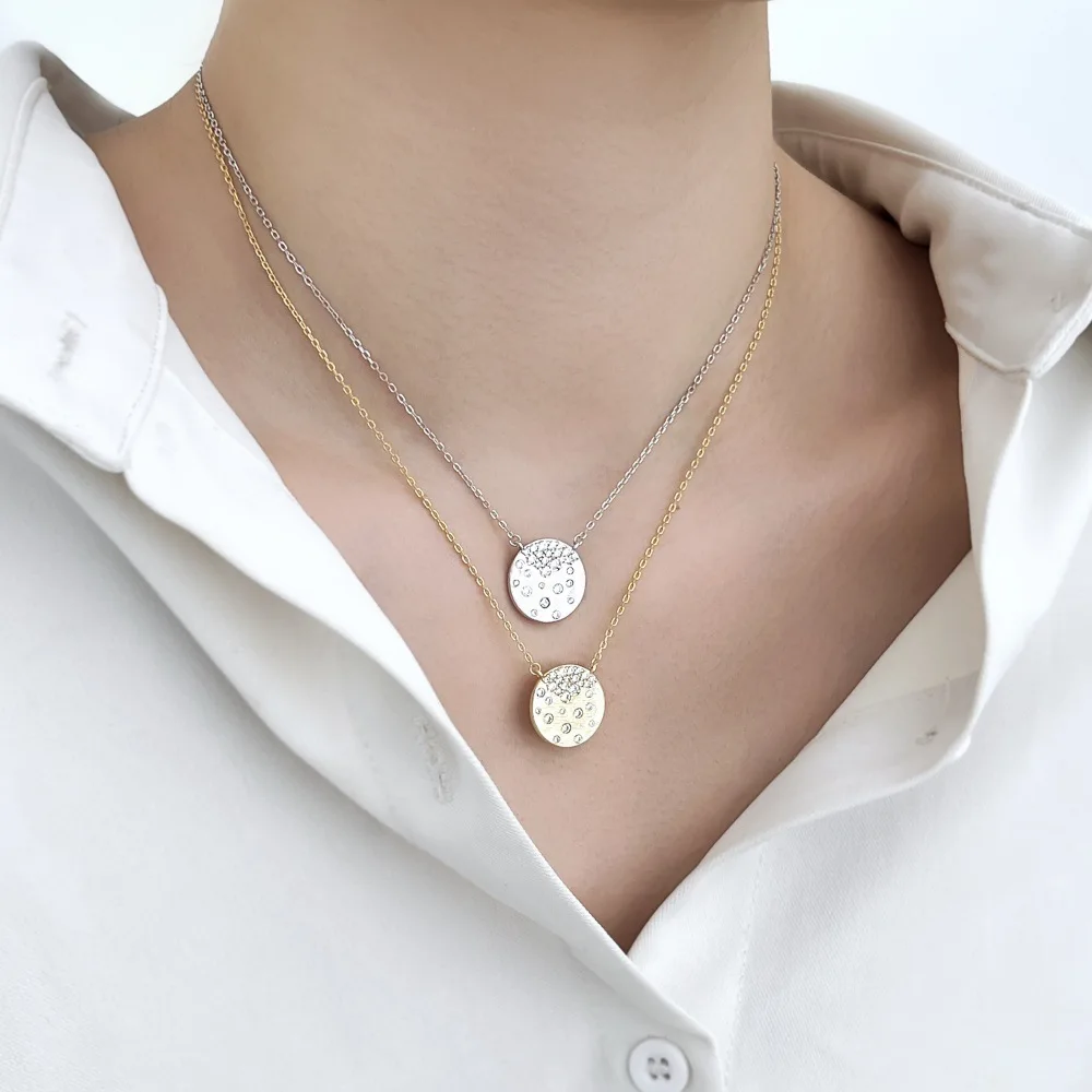 

New S925 silver necklace for women, niche and versatile. Geometric round brand with diamond studded collarbone chain accessory