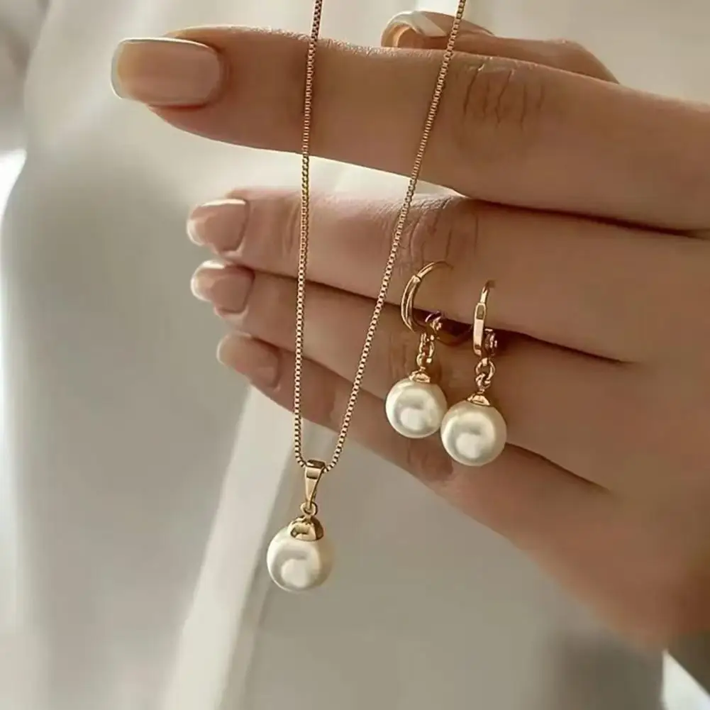 Matching Earrings Set Faux Pearl Jewelry Set for Women White Pearl Necklace Hoop Earrings Geometric Pendant Necklace with Light