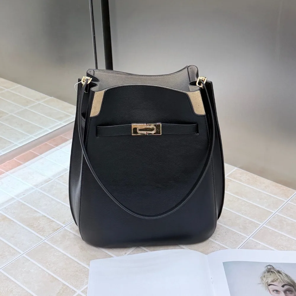 New Bucket Bag Old Money Wind Large Capacity Tote Texture Unique Fashion Bag High Sense Light Luxury Leather Shoulder Armpit
