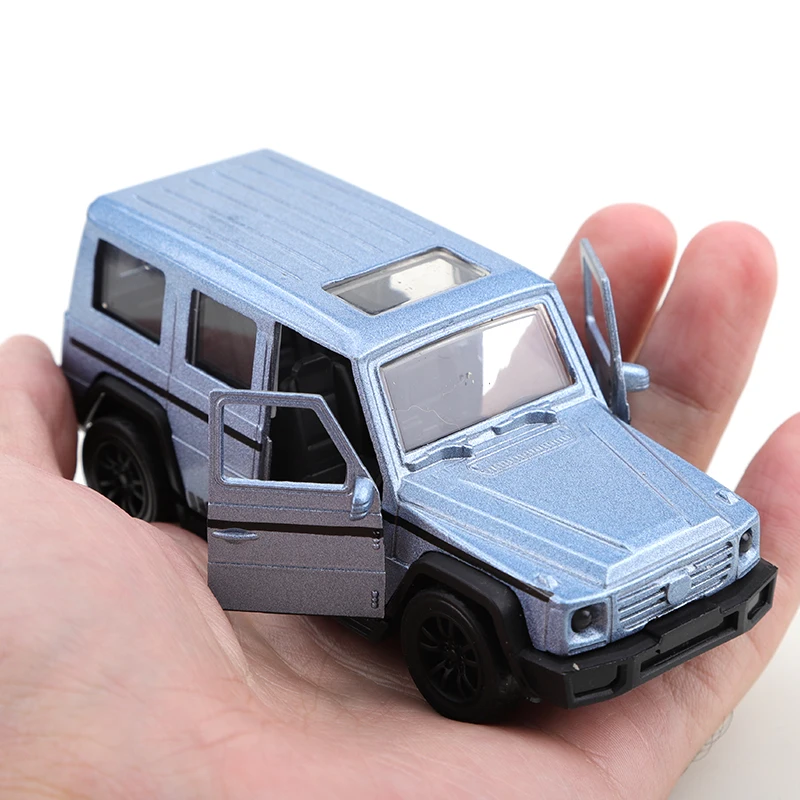 (Bagged) 1/38 scale replica of the classic rugged off-road G-Class, die-cast metal, boy's toy, pullback function.