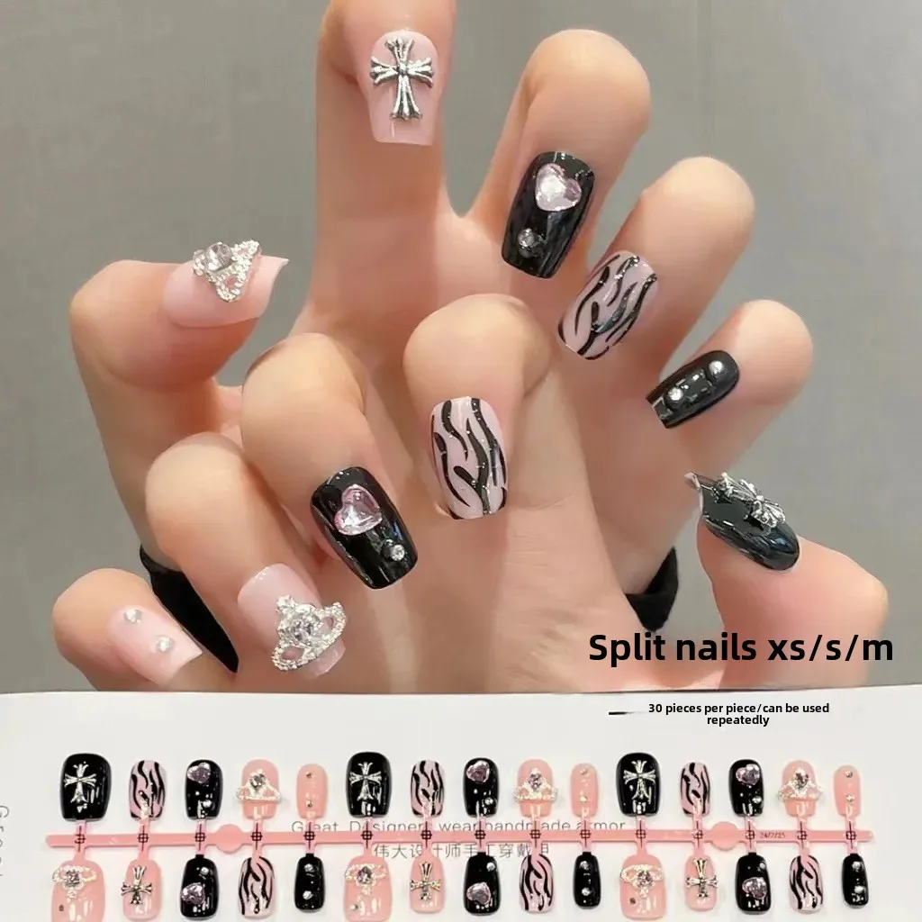 New 30-Piece Handmade Fashion Nail Art Fakes Batty Style Flame Sweet Cool Wholesale Fake Nails Beauty Health Product